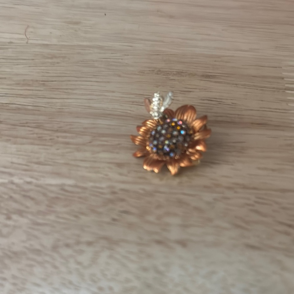 Sunflower & Bee Brooch